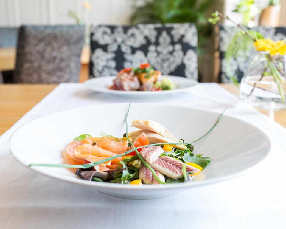 Hotel Restaurant De Buizerd Langedijk Екстериор снимка