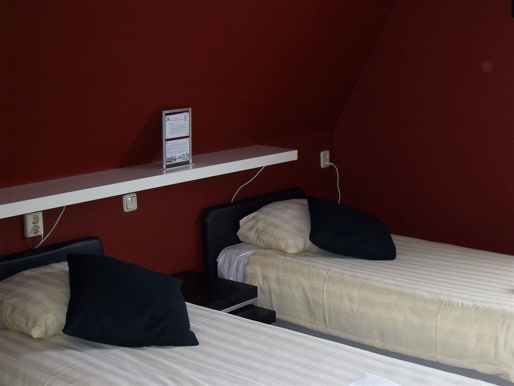 Hotel Restaurant De Buizerd Langedijk Екстериор снимка