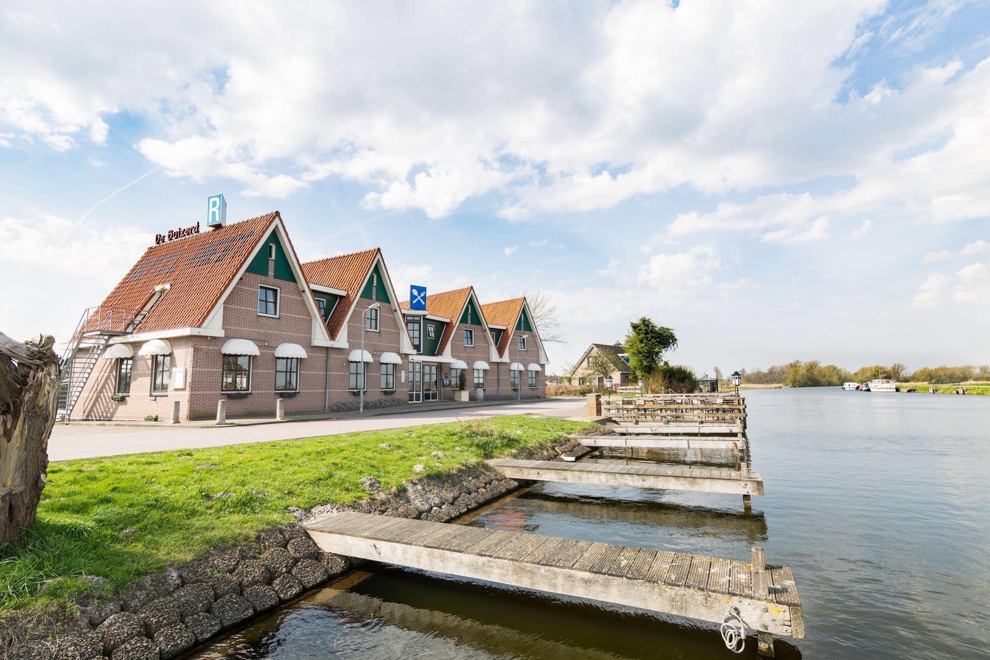 Hotel Restaurant De Buizerd Langedijk Екстериор снимка