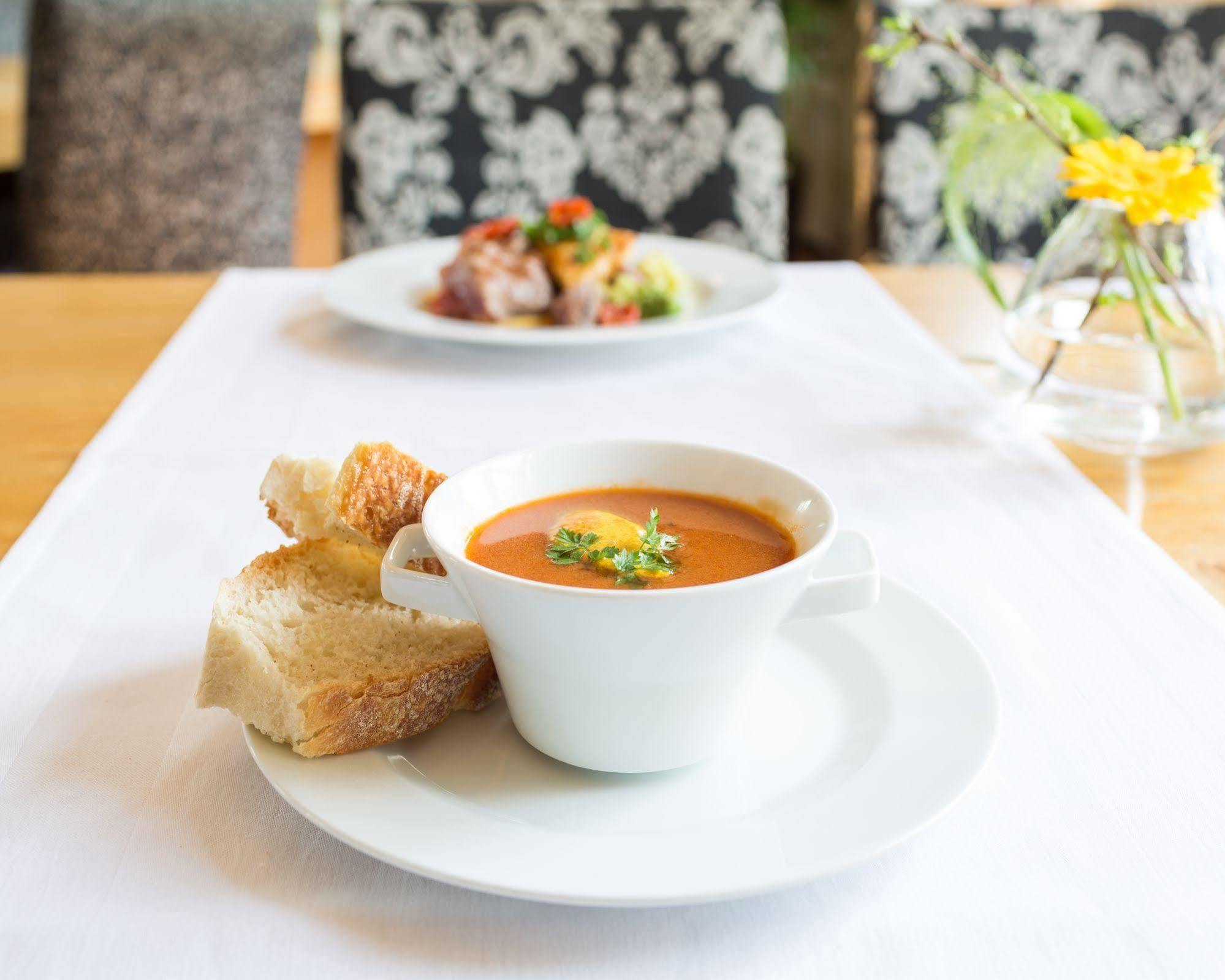 Hotel Restaurant De Buizerd Langedijk Екстериор снимка
